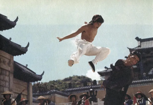 1983年,傅聲遇詭異車禍身亡,甄妮為其生女守寡至今,他憑什麼? 1983年,傅聲遇詭異車禍身亡,甄妮為其生女守寡至今,他憑什麼?