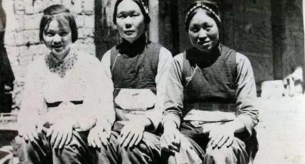 1981年,他躲入深山“登基”,發展了55名佳麗,其中還有村鎮幹部 1981年,他躲入深山“登基”,發展了55名佳麗,其中還有村鎮幹部