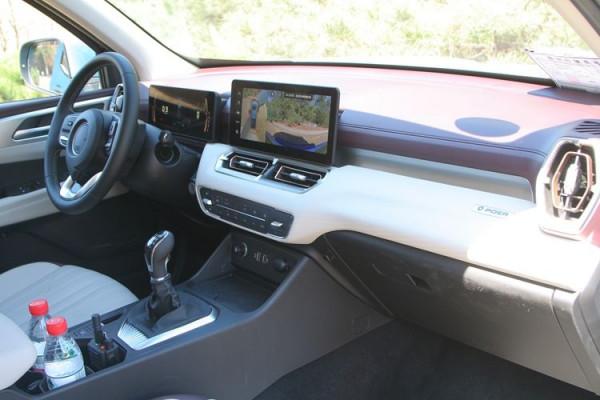 緊跟潮流的商用皮卡！試駕長城皮卡金剛炮