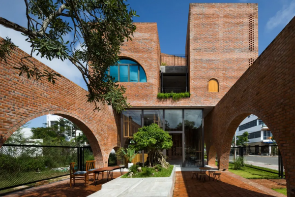 都是紅磚房，這三棟卻是真好看！有風景有意境有人情