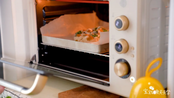 全程免揉麵,超簡單!外酥裡軟,還富含膳食纖維,有效預防便秘 全程免揉麵,超簡單!外酥裡軟,還富含膳食纖維,有效預防便秘