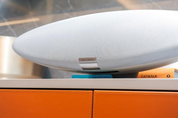 讓音樂插上動態的翅膀:Bowers&;Wilkins Zepplin飛艇無線音箱 讓音樂插上動態的翅膀:Bowers&;Wilkins Zepplin飛艇無線音箱