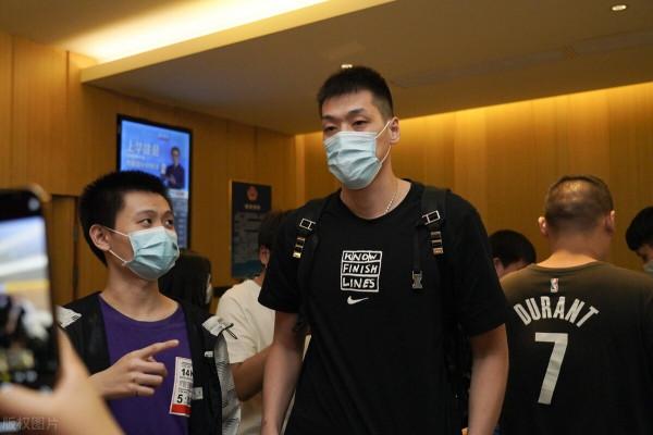 杜峰再做艱難決定！曝廣東男籃正式放棄任駿飛，球迷：幸福的煩惱