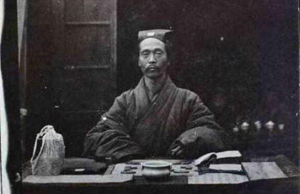 盤點建國後“稱帝”的奇葩：有盲人、女人、還有是“玉皇大帝”的