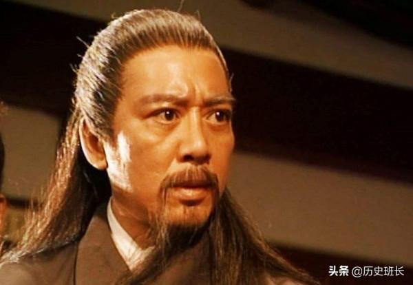 慕容復一心想復國，為什麼不招兵買馬，反而在江湖上晃悠？