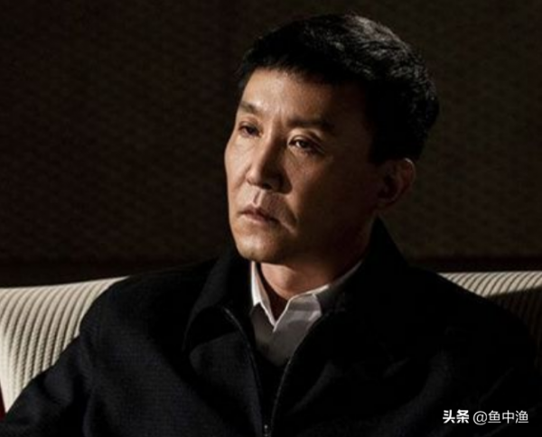 花心帥哥“祁同偉”，經歷四段婚姻，大美女何晴為他著迷