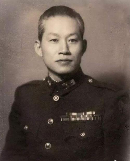 46年毛主席撤離延安時，在牆上給胡宗南留下24字，胡看後大笑不止