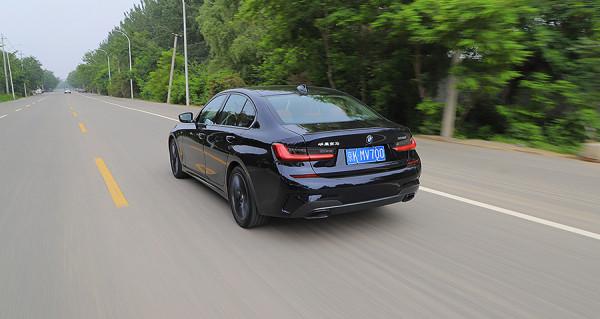 「鵬哥聊車」寶馬3繫有必要多花5萬買高功率嗎? 「鵬哥聊車」寶馬3繫有必要多花5萬買高功率嗎?