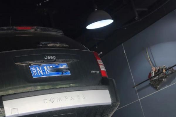 怪獸修車：翻新一輛“破爛不堪”的吉普指南者，滿血復活變新車