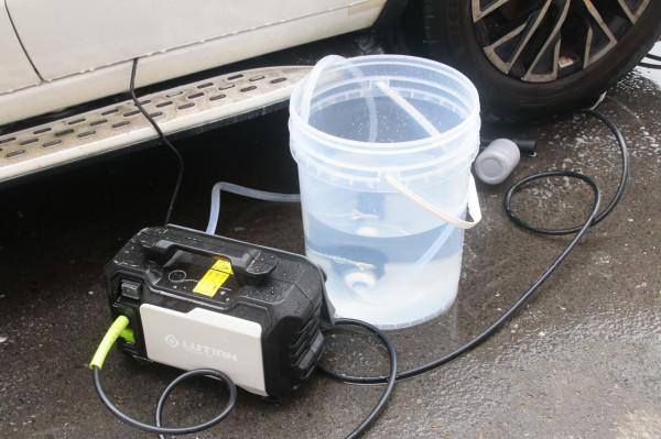 四年未使用的廚房,大掃除用掃地機真的不如用洗車機!又快又猛 四年未使用的廚房,大掃除用掃地機真的不如用洗車機!又快又猛