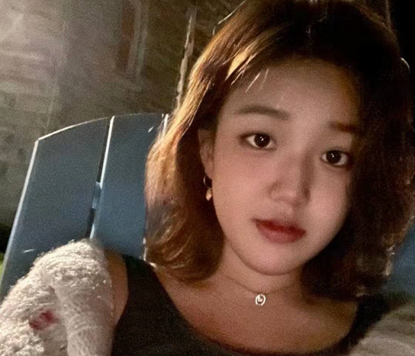 主持人李靜女兒進世界名校!年僅18顏值賽明星,現久居國外超愜意 主持人李靜女兒進世界名校!年僅18顏值賽明星,現久居國外超愜意