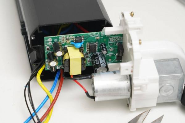 桌面島臺必裝的升降插座怎麼買？硬核拆解橫評公牛愛瑞堡等6款