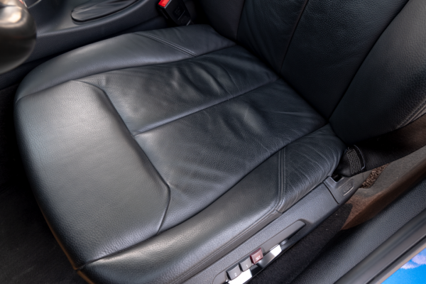 高功率、長軸距，運動家用兩面兼顧——二手寶馬330Li