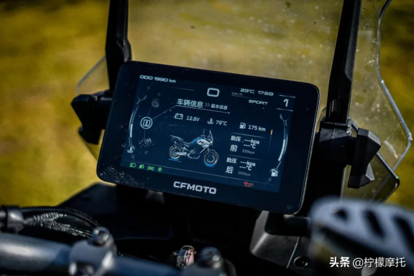 不該賣這價!春風800MT:只有騎過才能感受它的與眾不同 不該賣這價!春風800MT:只有騎過才能感受它的與眾不同