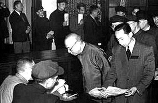 中統特工鮑君甫遭逮捕,法庭上放聲高呼:請陳賡出庭為我作證 中統特工鮑君甫遭逮捕,法庭上放聲高呼:請陳賡出庭為我作證