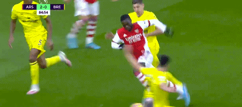 明著來？阿森納3次點球被黑，對手越位，VAR圓謊，真把球迷當那啥