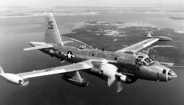 敵偵察機犯境窺探,空軍卻無能為力,毛主席:一定要把它揍下來 敵偵察機犯境窺探,空軍卻無能為力,毛主席:一定要把它揍下來