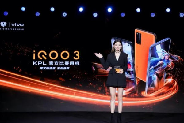 2021年壓軸登場的幾款手機!華為摺疊屏也來啦,你更看好誰? 2021年壓軸登場的幾款手機!華為摺疊屏也來啦,你更看好誰?