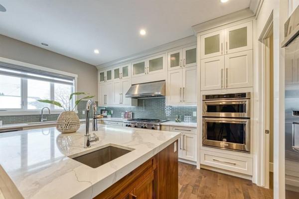 900萬買加拿大的大別墅不香麼