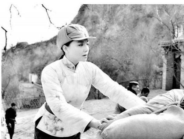 女英雄安順花：雙手被日軍砍斷，木楔釘進身體，誓死不背叛革命