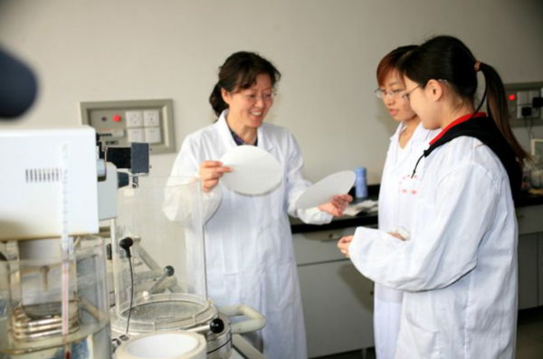 中國女教授張美雲:打破美國封鎖技術!研發的紙比鋼鐵還堅硬七倍 中國女教授張美雲:打破美國封鎖技術!研發的紙比鋼鐵還堅硬七倍