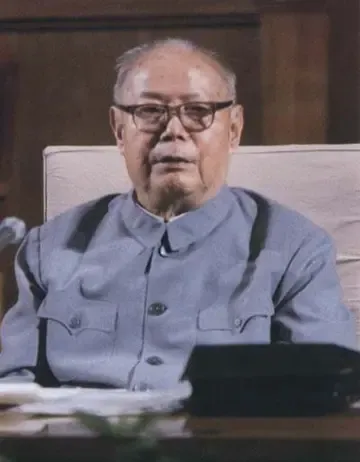 1984年“八一”為何不舉行慶祝活動？人民大會堂準備追悼會和花圈