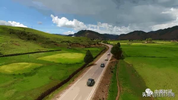 老家河南，門口那條路，越來越美了（配圖）