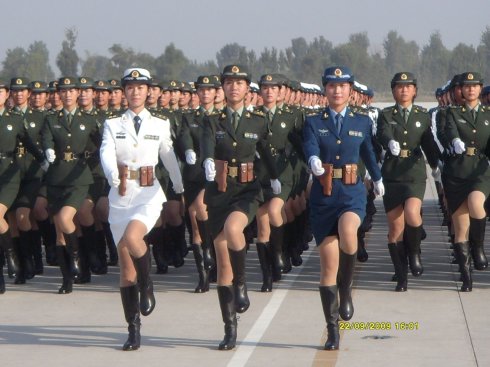 贊中國女兵