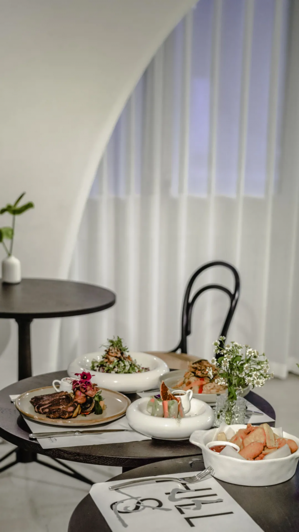 杭州民宿圈又一新作!270°落地玻璃躺看茶園,私享西湖邊避世秘境 杭州民宿圈又一新作!270°落地玻璃躺看茶園,私享西湖邊避世秘境