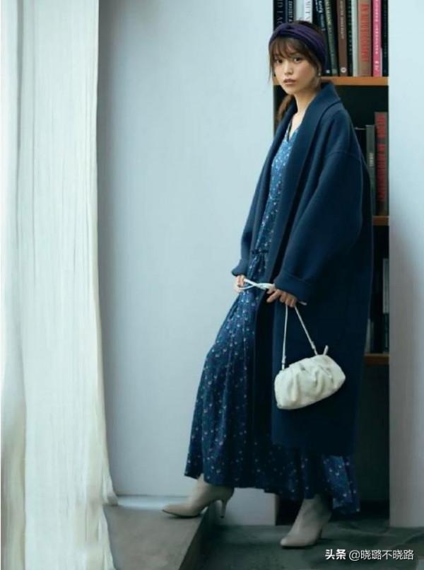 真正高階的女人，不管穿大衣、風衣，都不會配打底褲，拉低氣質