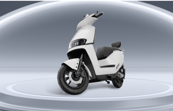 2款超級電摩來了，最高時速102km/h，最大續航可達220公里