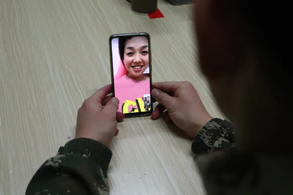 軍戀是啥感覺？我們問了25位兵哥和姑娘
