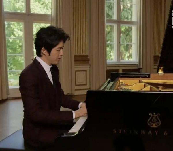 “優質偶像”淪為“過街老鼠”：人前有多優質，背後就有多渣