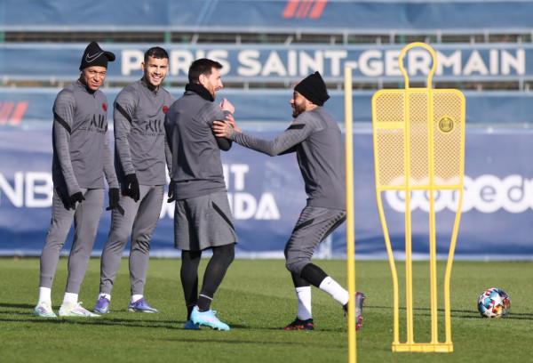 足球&mdash;&mdash;歐冠八分之一決賽：巴黎聖日耳曼隊賽前訓練