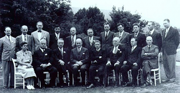 人民幣國際化有多難，看看美元就知道了