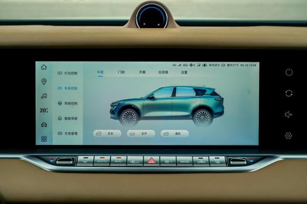 車長4905mm的FREE，配694匹馬力破百4秒7，售價36.36萬元