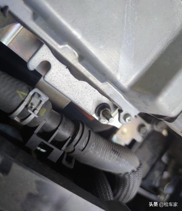 暴雨季,這輛29萬的英菲尼迪告訴你,什麼是教科書式的泡水車? 暴雨季,這輛29萬的英菲尼迪告訴你,什麼是教科書式的泡水車?