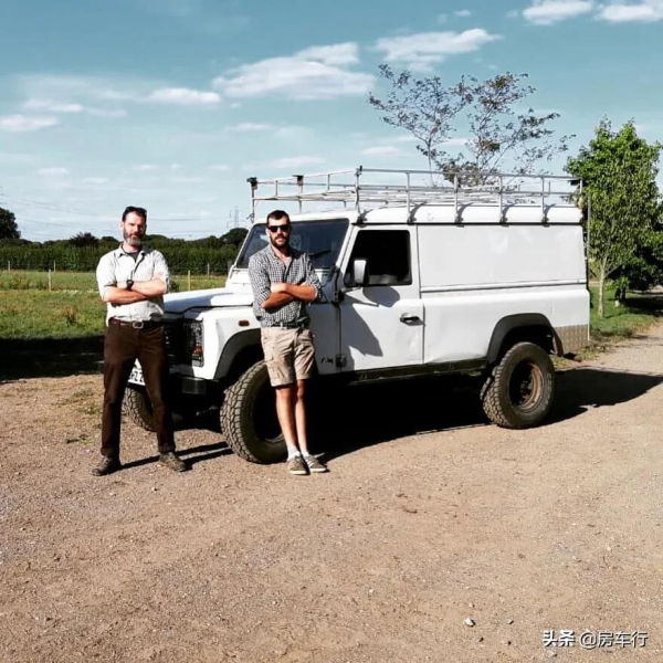 國外大神改裝鋁製露營車，外觀拉風，大體積高配置