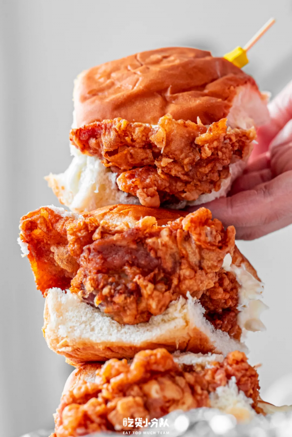 滿恆記出炸雞漢堡了！還有檸檬茶…