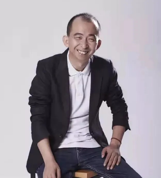 “丑角”巨興茂：從無名配角到億萬名導的心酸歷程