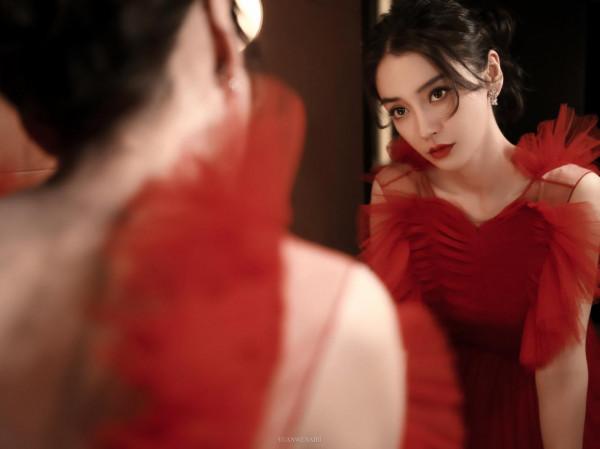 Angelababy楊穎┃一襲紅裙，明豔動人……