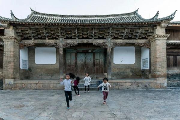 上帝愛雲南，我愛在雲南石屏，吃豆腐