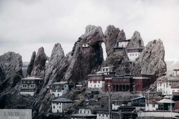 兩個人，一輛車，阿里北線無人區穿越