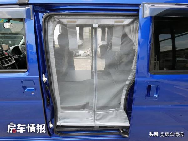 來看看本田袖珍底盤的房車,長度僅3.3米水電齊全能做飯,真巧妙 來看看本田袖珍底盤的房車,長度僅3.3米水電齊全能做飯,真巧妙