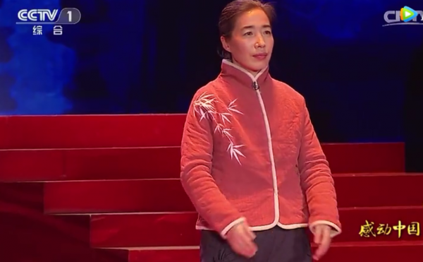 朱曉暉：以車庫為家侍奉癱瘓父親十餘載，所有的詩都是為父親譜寫