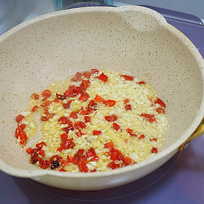 酸菜炒雞胗做的對,脆嫩滿足又美味 酸菜炒雞胗做的對,脆嫩滿足又美味