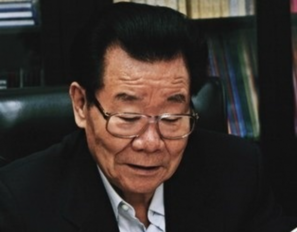 李瑞環的退休生活：默默資助貧困大學生，醉心京劇改編