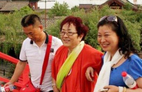 女歌星謝莉斯:80年代風靡全國,卻在50歲患腦梗,67歲痛失女兒 女歌星謝莉斯:80年代風靡全國,卻在50歲患腦梗,67歲痛失女兒