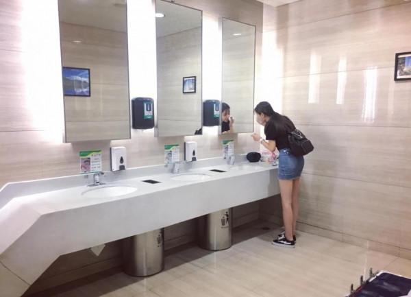 偶遇女星，大家來猜猜看，她是誰呢？