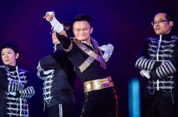 明星的粉絲有多豪？這7個粉絲告訴你，有錢就是可以為所欲為